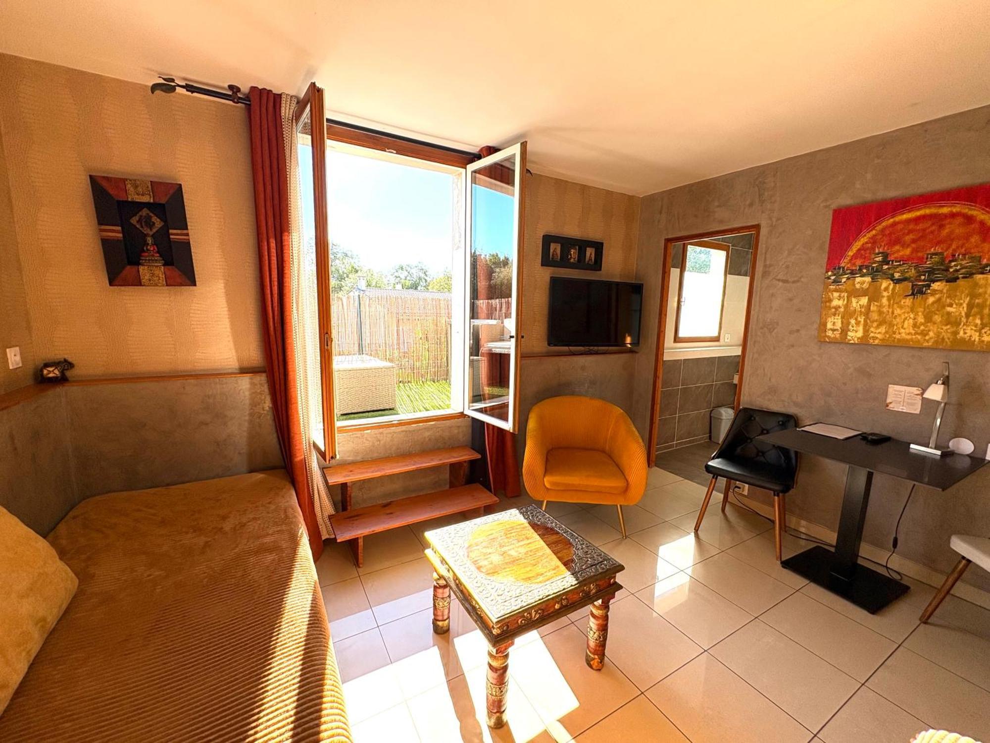 B&B Le Patio34 Laverune Экстерьер фото